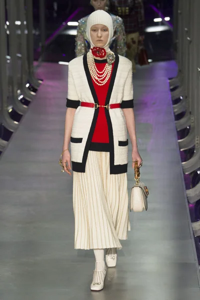 Look 1